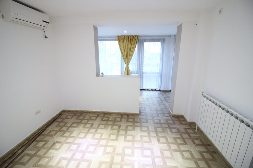 Apartament cu 2 camere în Micro 20