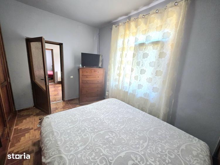 Casă cu 5 camere cu Teren 284 Mp în Brăilița