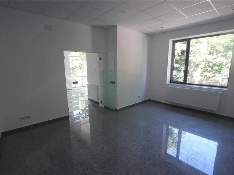 Spațiu comercial, de 100 mp, în Ultracentral