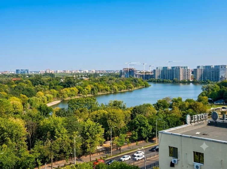 Apartament cu 3 camere decomandat în Exterior Vest