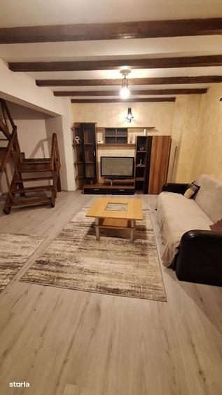 Apartament cu 3 camere în Sărărie