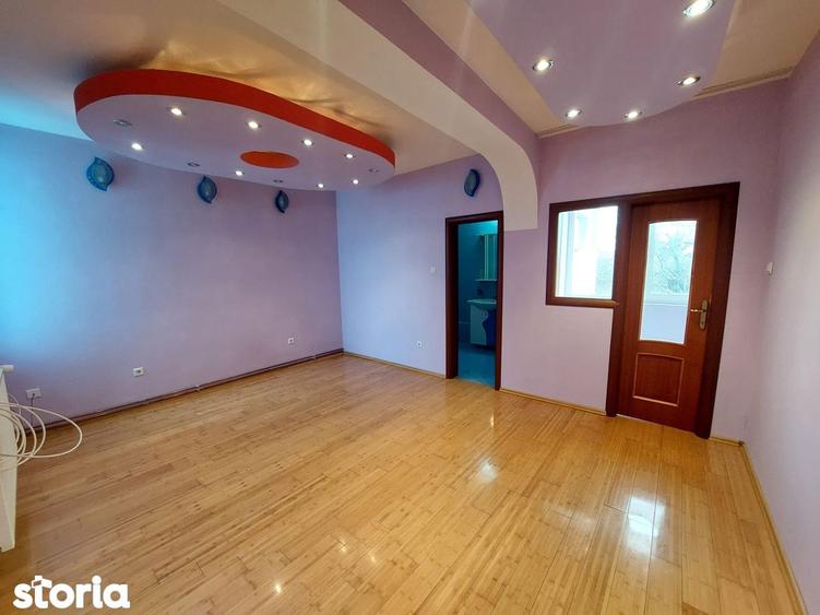 Casă cu 5 camere cu Teren 361 Mp în Micro 5