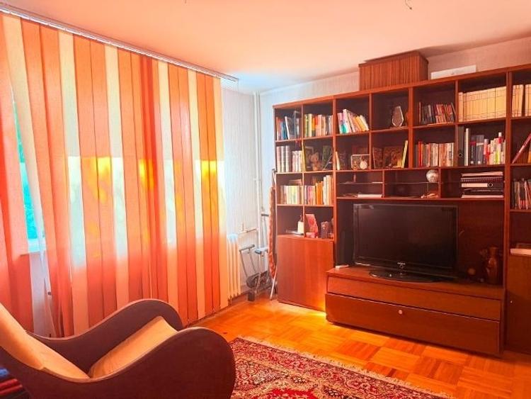 Apartament cu 3 camere decomandat, mobilat în Drumul Taberei