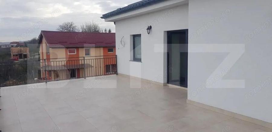 Casă cu 5 camere cu Teren 739 Mp în Apahida