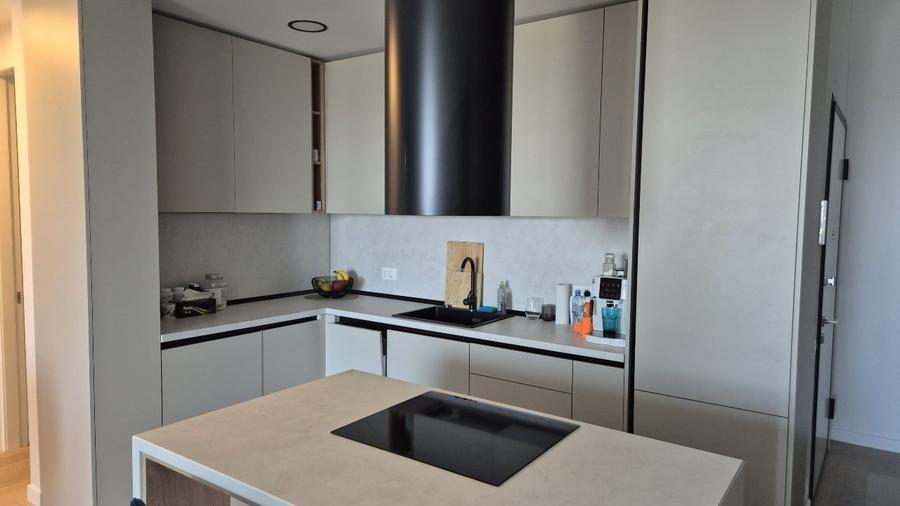 Apartament cu 3 camere semidecomandat în Floreasca