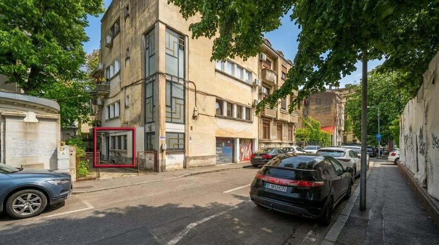 Apartament cu 2 camere decomandat în P-ța Universității