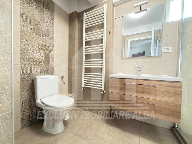 Apartament cu 3 camere decomandat, mobilat în Cetate