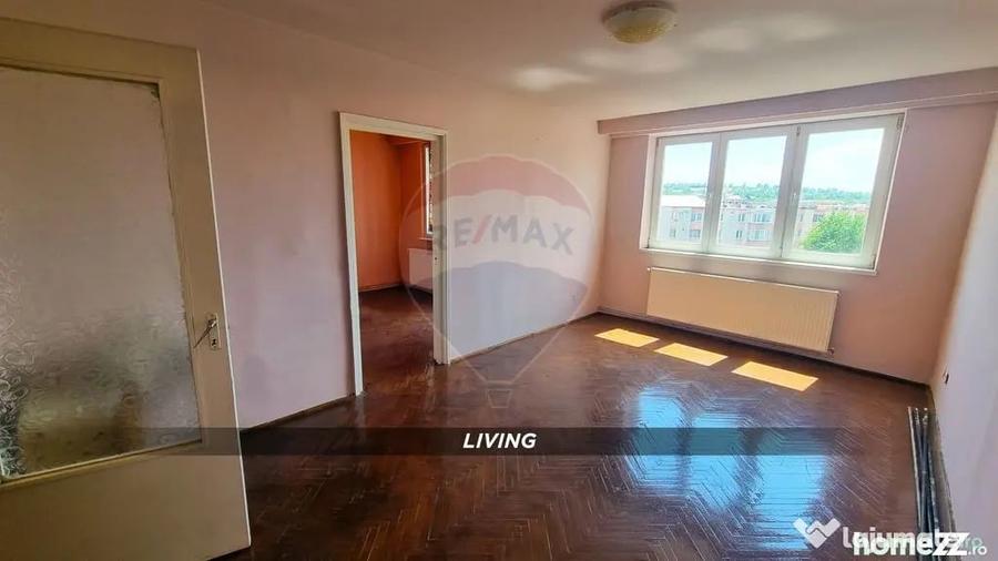 Apartament cu 3 camere semidecomandat în Central