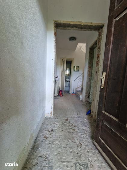 Casă cu 4 camere cu Teren 200 Mp în Sud