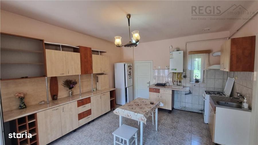 Casă cu 4 camere în Stupini