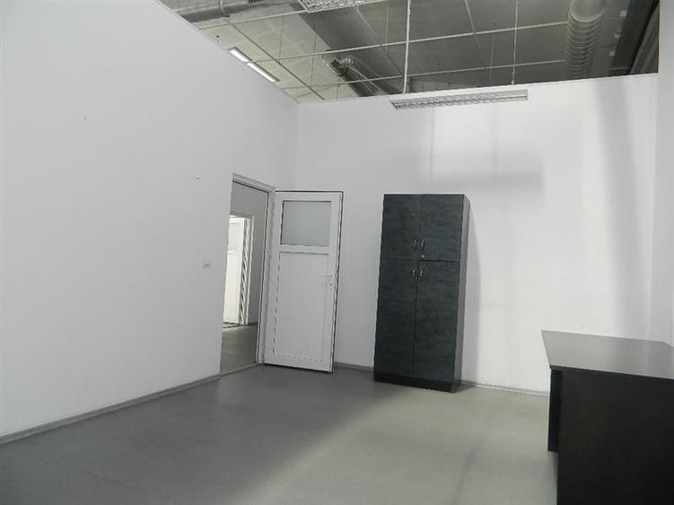 Birou, de 265 mp, în Central