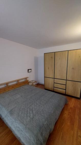 Apartament cu 3 camere decomandat în Griviței