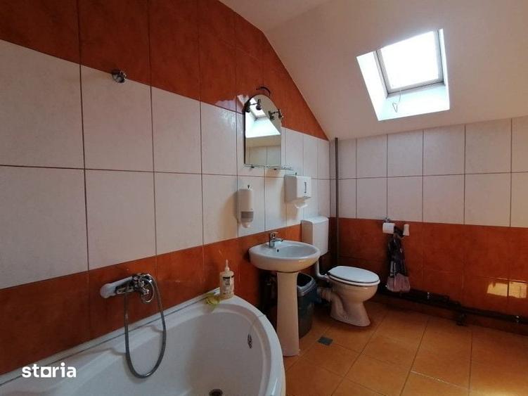 Casă cu 5 camere cu Teren 250 Mp în Andrei Mureșanu