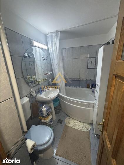 Apartament cu 4 camere în Vasile Alecsandri