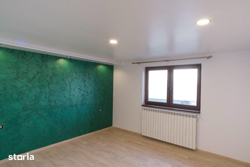Casă cu 5 camere cu Teren 1352 Mp în Central