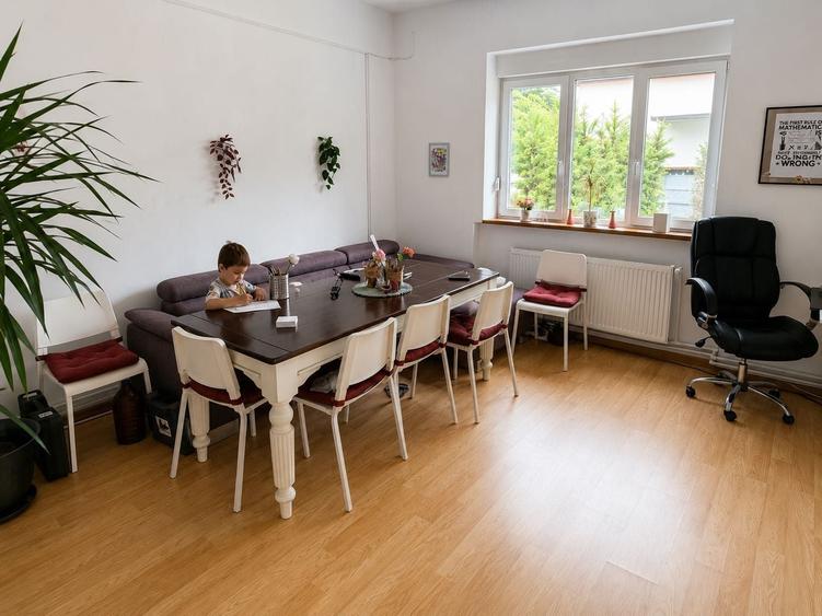 Casă cu 4 camere în Ultracentral