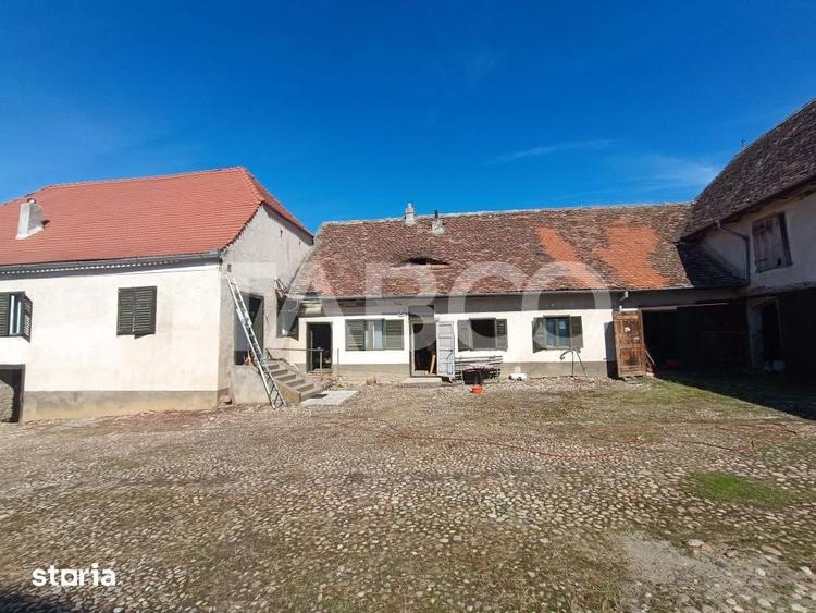 Casă cu 4 camere cu Teren 300 Mp în Roșia