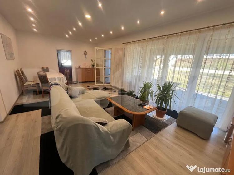 Casă cu 5 camere cu Teren 4400 Mp în Central