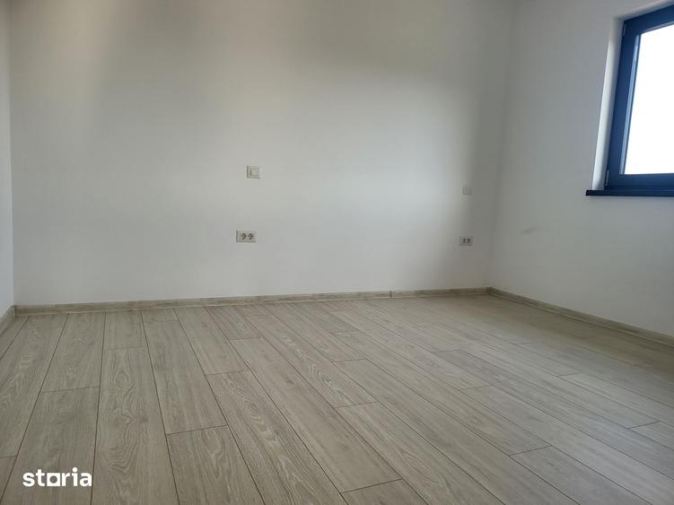 Casă cu 3 camere cu Teren 270 Mp în Hemeiuș