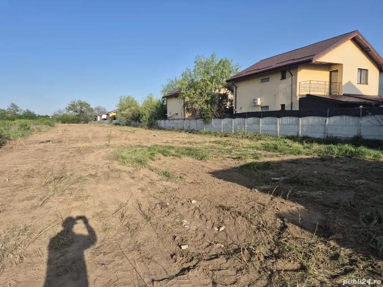 Teren de 400 mp, în Săbăreni