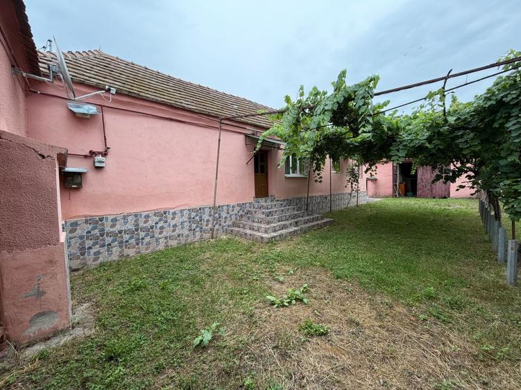 Casă individuală cu 3 camere cu Canalizare în Balomiru de Câmp