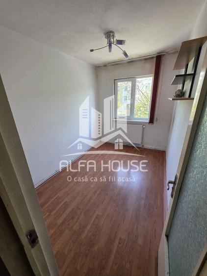 Apartament cu 3 camere nedecomandat în Govândari