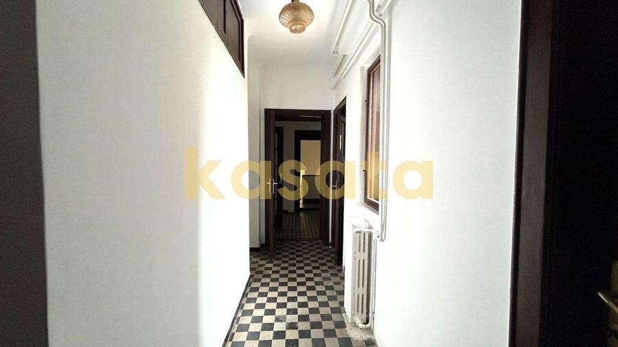 Apartament cu 4 camere circular în Banu Manta