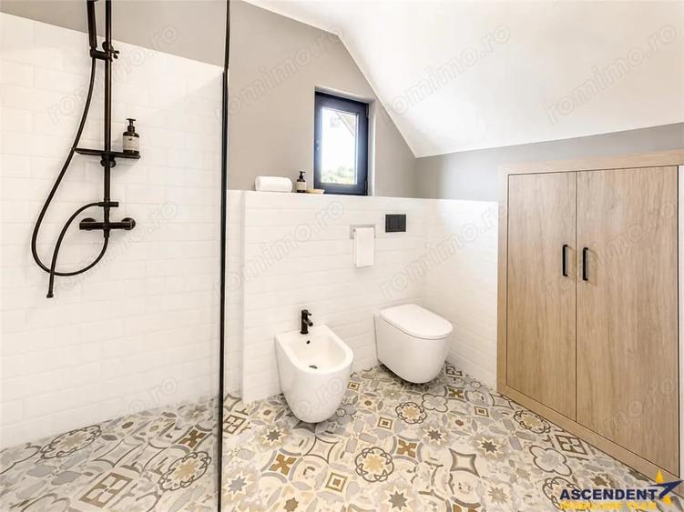 Casă cu Teren 1532 Mp în Șinca