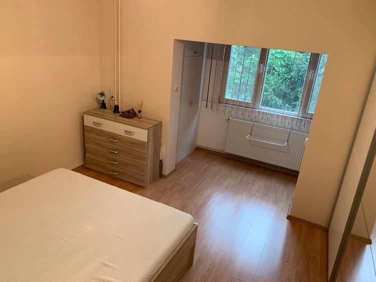 Apartament cu 3 camere decomandat în Lunei