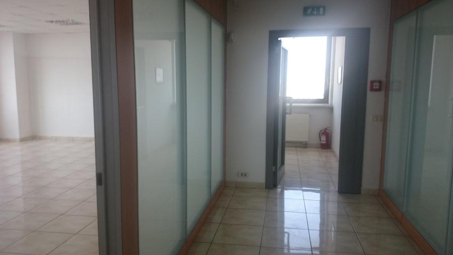 Birou, de 10,000 mp, în Sala Palatului