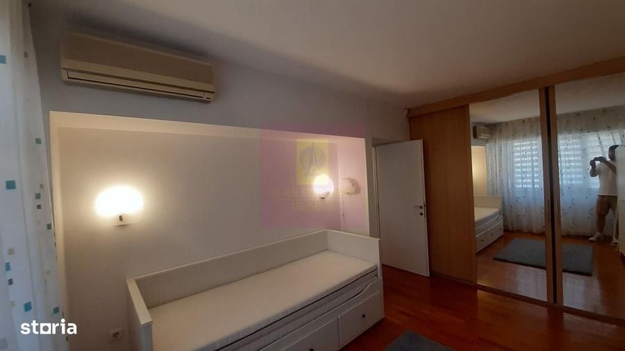Apartament cu 3 camere în Romană