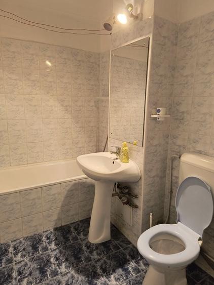 Apartament cu 2 camere semidecomandat în Enachiță Văcărescu