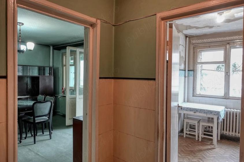 Apartament cu 3 camere semidecomandat în Gorjului