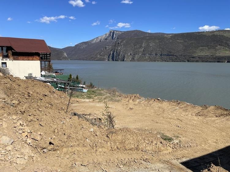 Teren de 783 mp, în Dubova