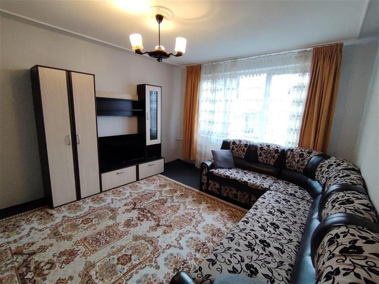 Apartament cu 2 camere decomandat, mobilat în Central