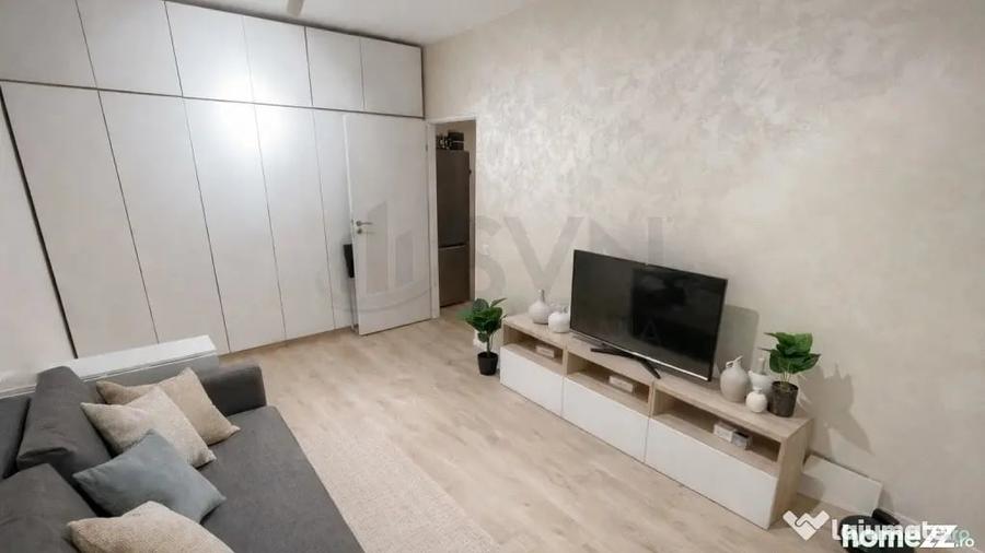 Apartament cu 3 camere semidecomandat în Regie
