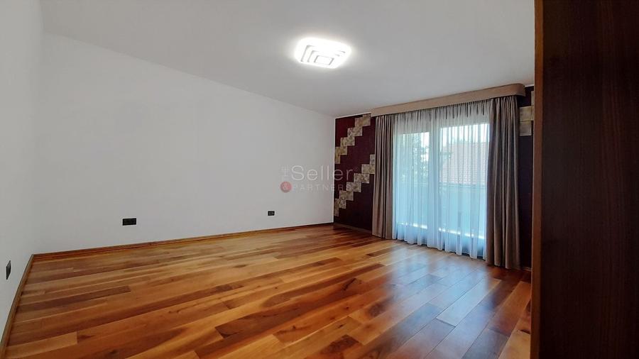 Casă individuală cu 5 camere cu Canalizare în Sânpetru