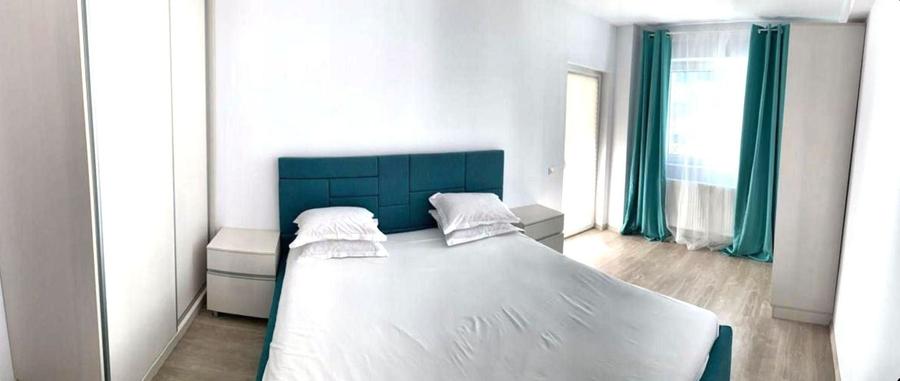 Apartament cu 3 camere decomandat în Titan