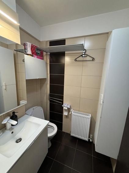 Apartament cu 3 camere semidecomandat în Bragadiru