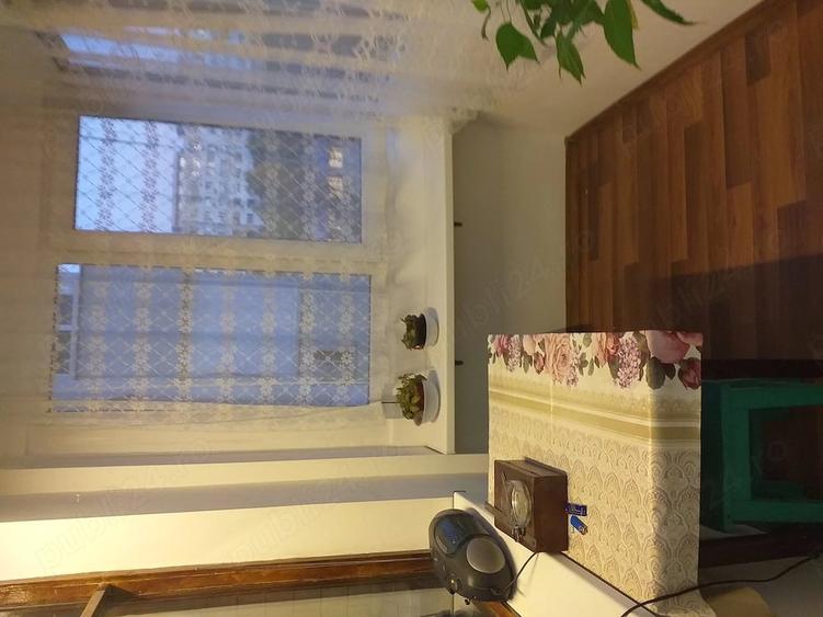 Apartament cu 2 camere decomandat în Titan