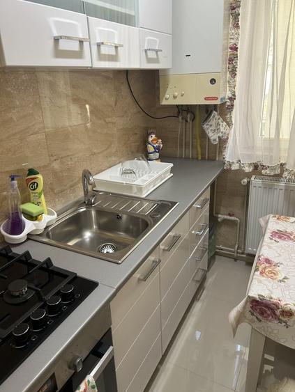 Apartament cu 2 camere decomandat, mobilat în Cezar Petrescu