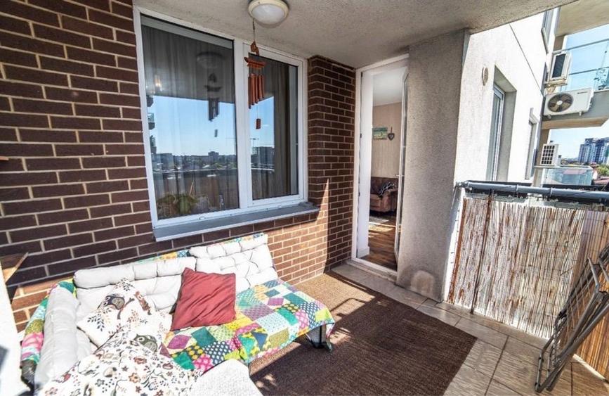 Apartament cu 3 camere semidecomandat, mobilat în Colentina