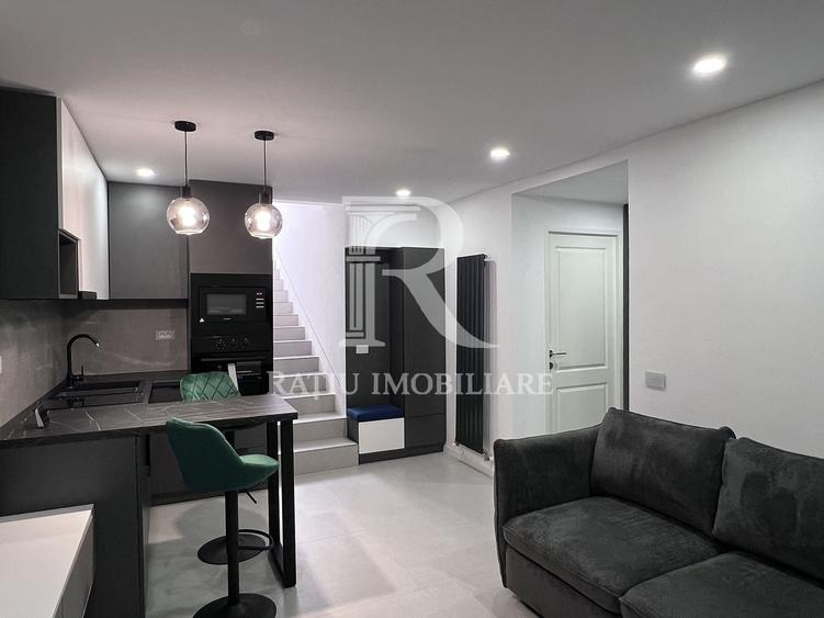 Apartament cu 3 camere semidecomandat, mobilat în Ultracentral
