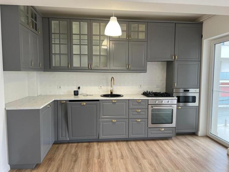 Apartament cu 3 camere decomandat în Exterior Vest