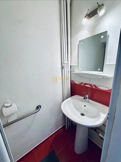 Apartament cu 3 camere decomandat în Gară