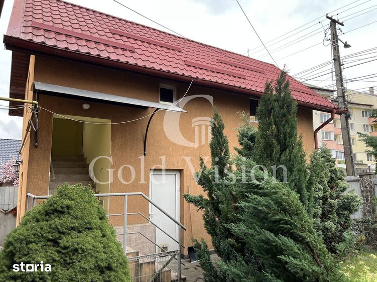 Casă cu 5 camere cu Teren 600 Mp în Central