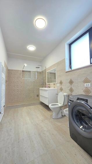 Casă cu 7 camere cu Teren 300 Mp în Ultracentral