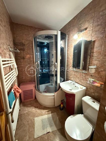 Apartament cu 3 camere în Mircea cel Bătrân
