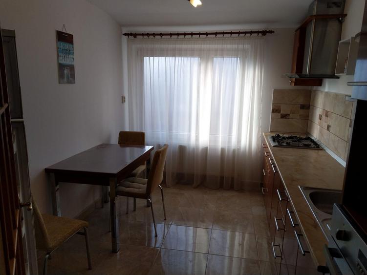 Apartament cu 2 camere decomandat în Curtești