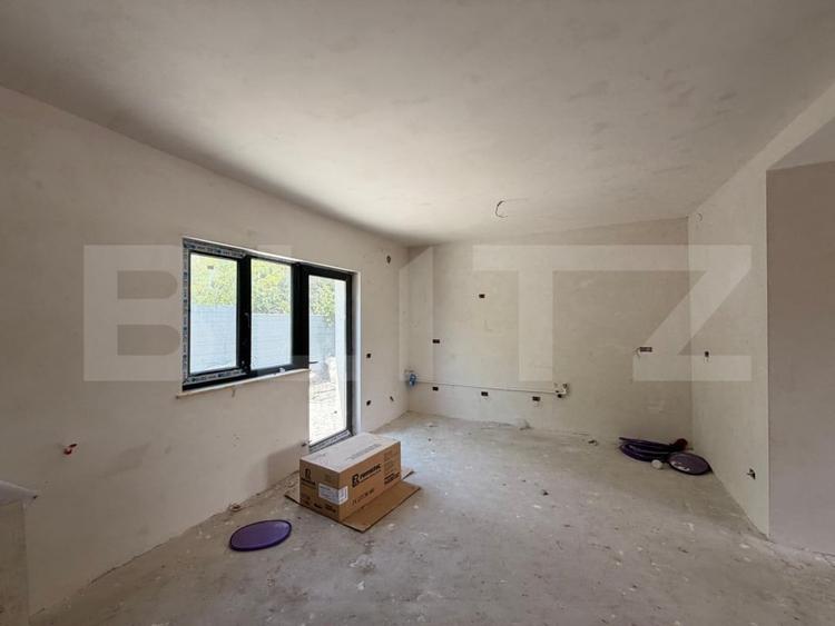 Triplex nou, 107.40 mp, teren 306 mp, zona Calea Severinului - Ambasador - 12